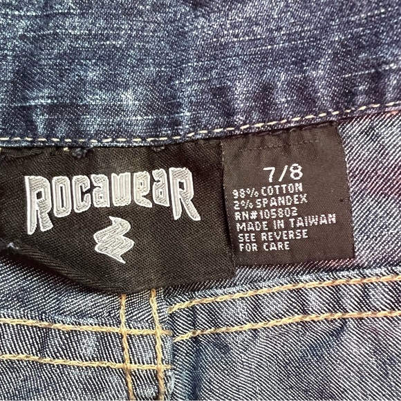 Vintage Rocawear Flare Bell
Bottom Stretch Blue Jeans
Womens Size 7 / 8 - Picture 10 of 13